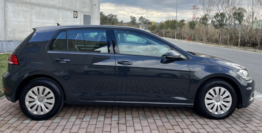 Tirane, shitet makine Okazion: Golf 7 Shitet Nafte, gri e erret manuale Klima 8.600 €