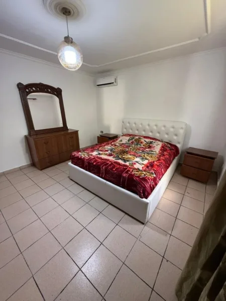 Tirane, jepet me qera shtepi 3+1 Kati 2, 140 m² 600 € (Kaza Italia)