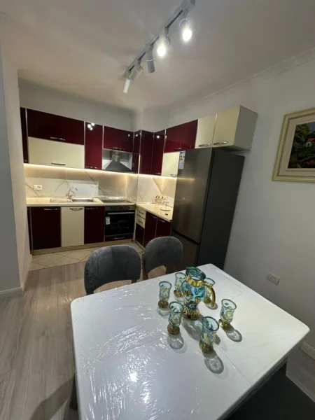 Tirane, shitet apartament 1+1 Kati 4, 55 m² 95.000 € (Misto mame)