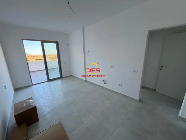 Vlore, shitet apartament 1+1+Ballkon Kati 1, 70 m² (Orikum)