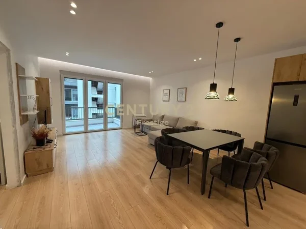 Tirane, shitet apartament 2+1+Aneks+Ballkon Kati 4, 125 m² 250.000 € 