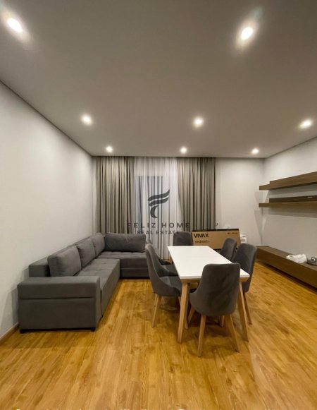 Tirane, jepet me qera apartament 1+1 Kati 4, 76 m² 700 € (VASIL SHANTO)