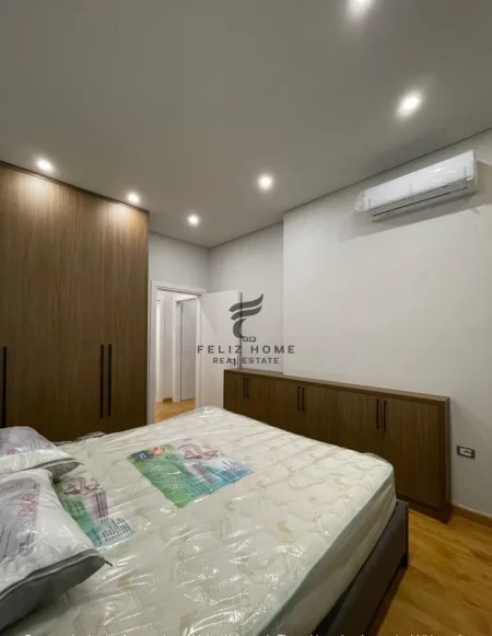 Tirane, jepet me qera apartament 1+1 Kati 4, 76 m² 700 € (VASIL SHANTO)