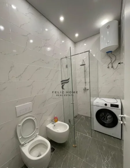 Tirane, jepet me qera apartament 1+1 Kati 4, 76 m² 700 € (VASIL SHANTO)