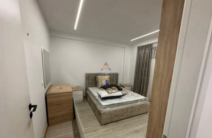 Tirane, jepet me qera apartament 1+1 Kati 1, 55 m² 674 € 