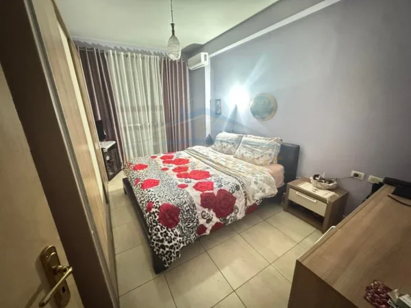 Tirane, shitet apartament 2+1 Kati 8, 114 m² 200.000 € (UNAZA E RE)