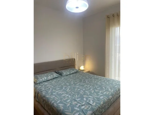Tirane, jepet me qera 2+1+Ballkon+Post parkimi , 110 m² 1.000 € (Kopshti Botanik)