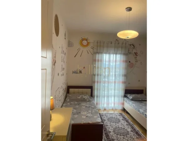 Tirane, jepet me qera 2+1+Ballkon+Post parkimi , 110 m² 1.000 € (Kopshti Botanik)