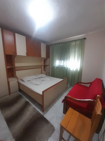 Tirane, jepet me qera apartament 2+1+Ballkon Kati 5, 80 m² 45.000 Lekë te Reja,(Prane Kafe Flora,Rruga Mine Peza, Tirane.)