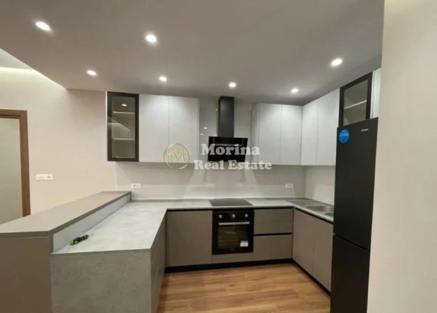 Tirane, jepet me qera apartament 2+1 Kati 9, 111 m² 850 € (Farmacia 10)