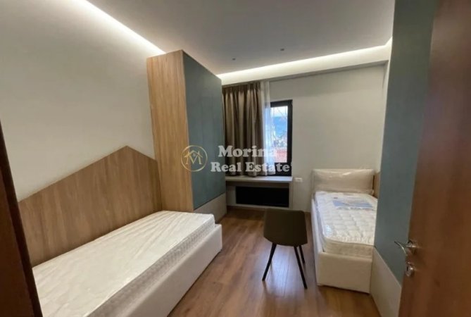 Tirane, jepet me qera apartament 2+1 Kati 9, 111 m² 850 € (Farmacia 10)