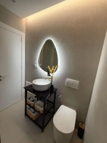 Tirane, jepet me qera apartament 1+1+Ballkon Kati 1, 60 m² 850 € (KOMUNA E PARISIT)