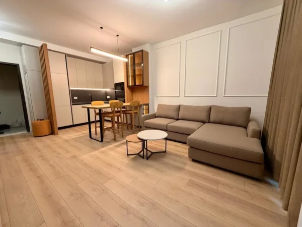 Tirane, jepet me qera apartament duplex 1+1 , 70 m² 850 € (Komuna e Parisit)