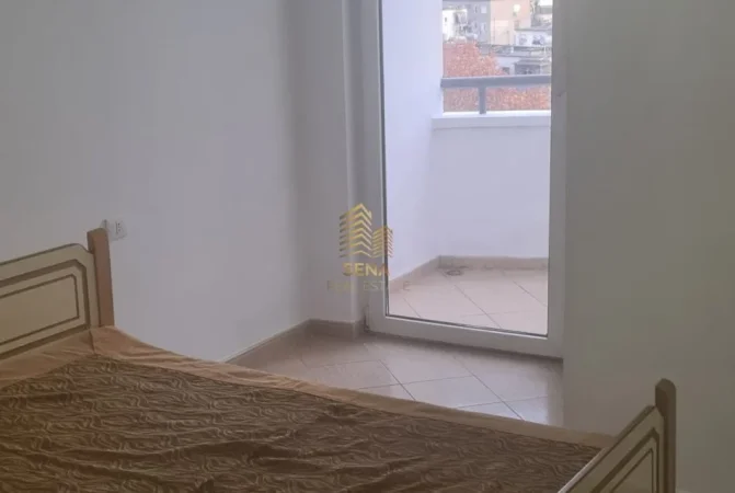 Tirane, jepet me qera apartament 2+1+Ballkon Kati 8, 130 m² 500 € (Zogu i Zi)
