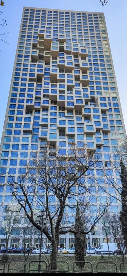 Tirane, jepet me qera zyre Kati 8, 1.569 m² 40.000 € (DOWNTOWN)