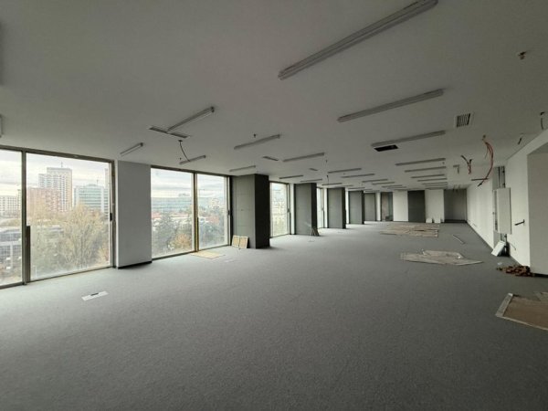 Tirane, jepet me qera zyre Kati 8, 1.569 m² 40.000 € (DOWNTOWN)