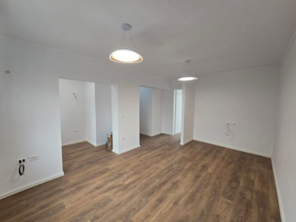Tirane, shitet apartament 1+1+Ballkon Kati 4, 52 m² (Ali Dem, afer Credins Bank)