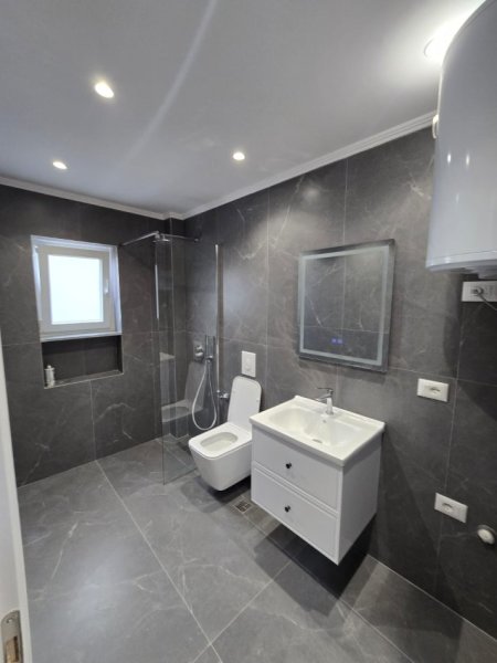 Tirane, shitet apartament 1+1+Ballkon Kati 4, 52 m² (Ali Dem, afer Credins Bank)