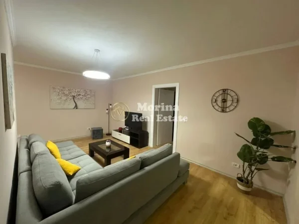 Tirane, jepet me qera apartament 2+1 Kati 2, 80 m² 650 € (21 Dhejtori)