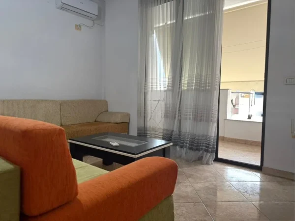 Tirane, jepet me qera apartament 2+1+Ballkon Kati 0, 110 m² 550 € (Stacioni Trenit)