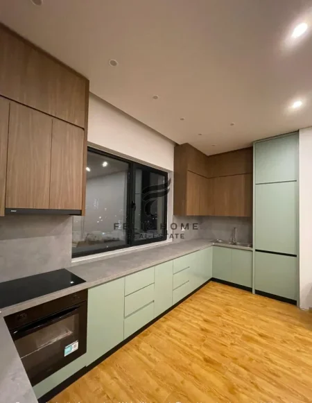 Tirane, jepet me qera apartament 2+1+Ballkon Kati 7, 107 m² 1.200 € (VASIL SHANTO)