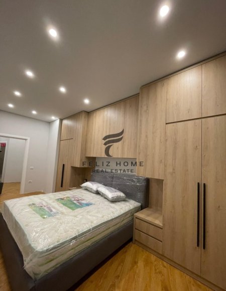 Tirane, jepet me qera apartament 2+1+Ballkon Kati 7, 107 m² 1.200 € (VASIL SHANTO)