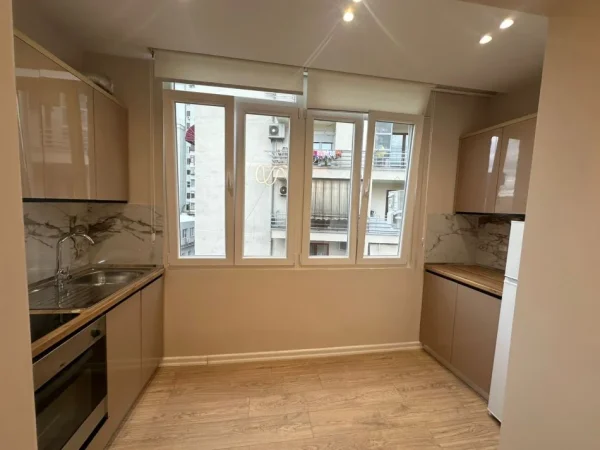 Tirane, shitet apartament 1+1 Kati 4, 51 m² 125.000 € (STACIONI TRENIT)