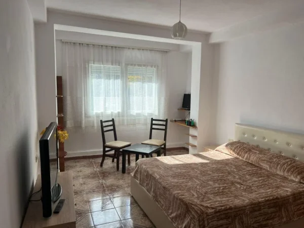 Tirane, jepet me qera apartament 2+1 Kati 2, 160 m² 650 € (Stacioni i Trenit.)