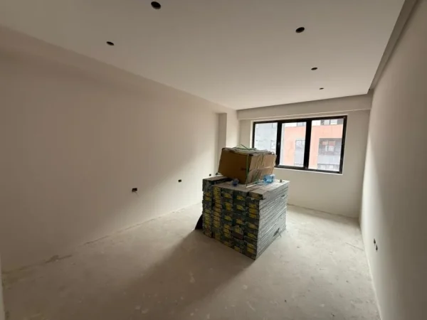 Tirane, shitet apartament 3+1 Kati 7, 152 m²