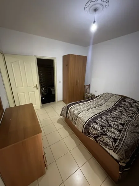 Tirane, jepet me qera apartament 2+1+2 Kati 5, 85 m² 400 € (Astir prane Rrethit tek Ecomarket)