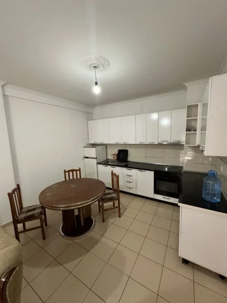 Tirane, jepet me qera apartament 2+1+2 Kati 5, 85 m² 400 € (Astir prane Rrethit tek Ecomarket)