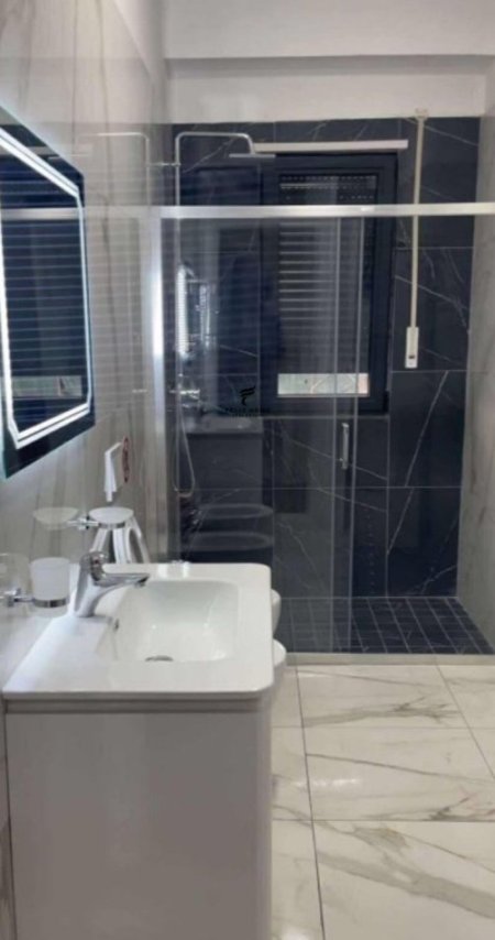 Tirane, jepet me qera apartament 1+1 Kati 9, 60 m² 600 € (ASTIR)