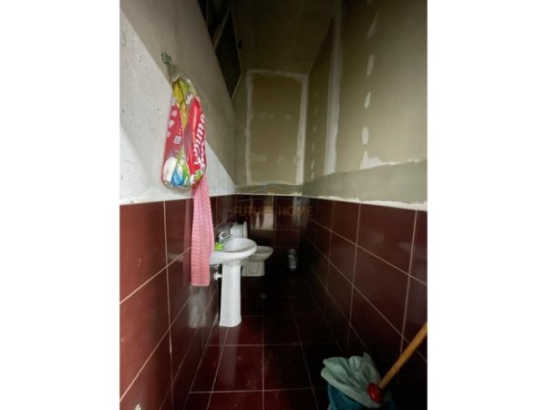 Tirane, shitet ambjent biznesi Kati -1, 277 m² 340.000 € (Fresku)