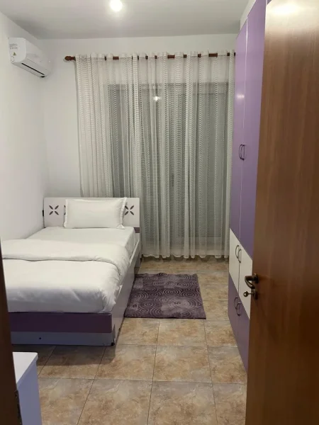 Tirane, jepet me qera apartament 2+1 Kati 5, 100 m² 800 € (Pazari i Ri)
