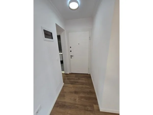 Tirane, shitet apartament 1+1 Kati 4, 52 m² 113.000 € (Tregu Elektrik)