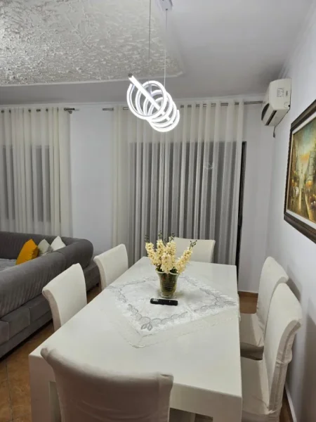 Qera, Apartament 2+1, Don Bosko, 650 €, UNA63928