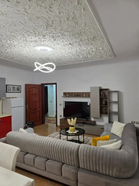 Qera, Apartament 2+1, Don Bosko, 650 €, UNA63928