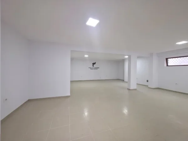 Tirane, shitet dyqan Kati 0, 90 m² 180.000 € (KOPSHTI BOTANIK)