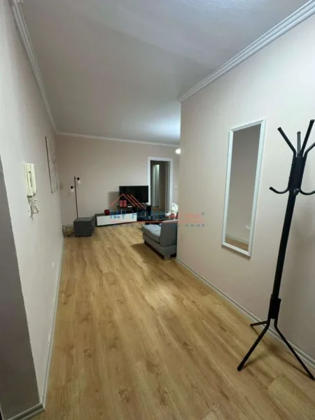 Tirane, jepet me qera apartament 2+1+Ballkon Kati 2, 81 m² 650 € (Rruga Artan Lenja)