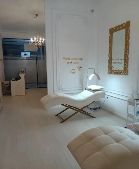 Tirane, jepet me qera dyqan Kati 2, 80 m² 1.100 € (GARDEN BUILDING)