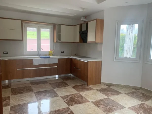 Tirane, shitet Vile 3 Katshe Kati 3, 2.200.000 € (Farke)