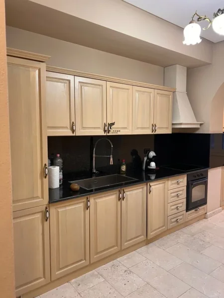 Tirane, jepet me qera apartament 1+1 Kati 5, 80 m² 800 € (BLLOKU)