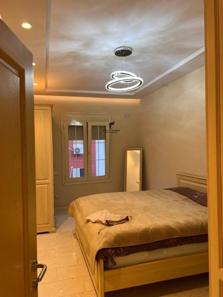 Tirane, jepet me qera apartament 1+1 Kati 5, 80 m² 800 € (BLLOKU)