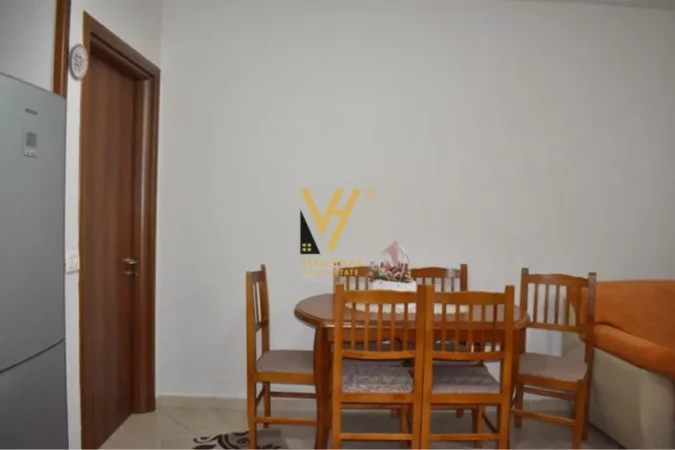 Tirane, jepet me qera apartament 2+1+Ballkon Kati 4, 90 m² 650 € (MINE PEZA)