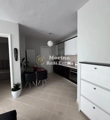 Tirane, jepet me qera apartament 1+1+Ballkon Kati 2, 60 m² 650 € (21 Dhjetori)