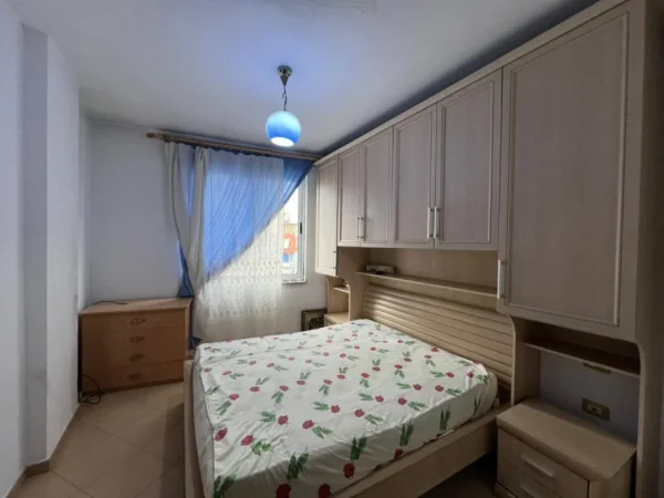 Tirane, jepet me qera apartament 1+1+Ballkon Kati 6, 60 m² 350 € (Misto Mame)