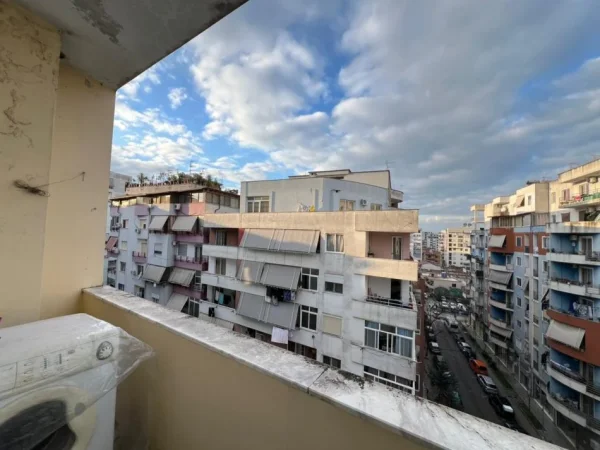 Tirane, jepet me qera apartament 1+1+Ballkon Kati 6, 60 m² 350 € (Misto Mame)