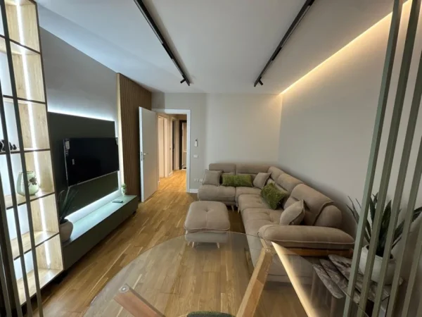 Tirane, jepet me qera apartament 1+1 , 73 m² 900.000 € 