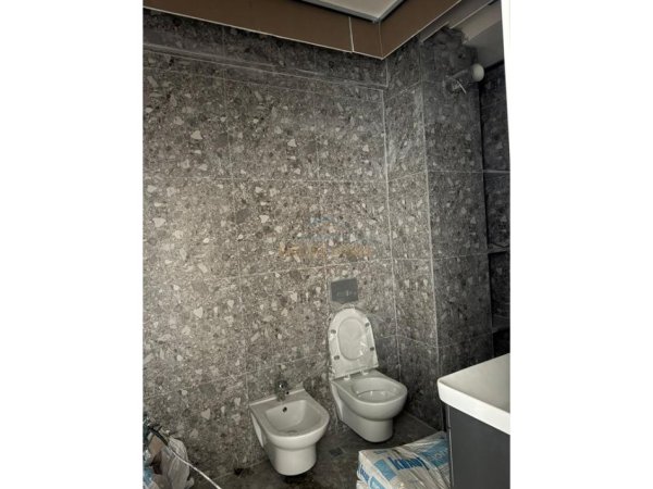 Tirane, jepet me qera apartament 1+1 Kati 2, 64 m² 450 € (URBAN GATE)