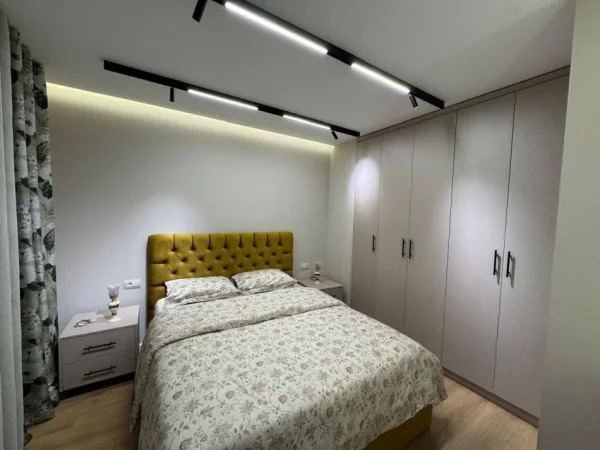 Tirane, jepet me qera apartament 1+1 , 74 m² 1.000.000 € 